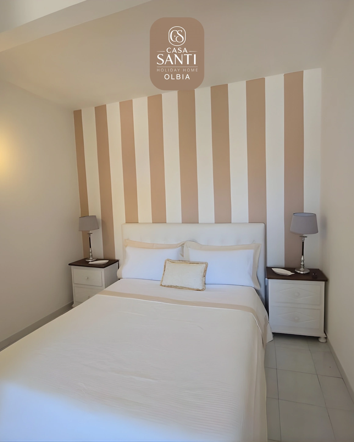 Camera da letto matrimoniale accogliente Casa Santi Olbia con biancheria inclusa